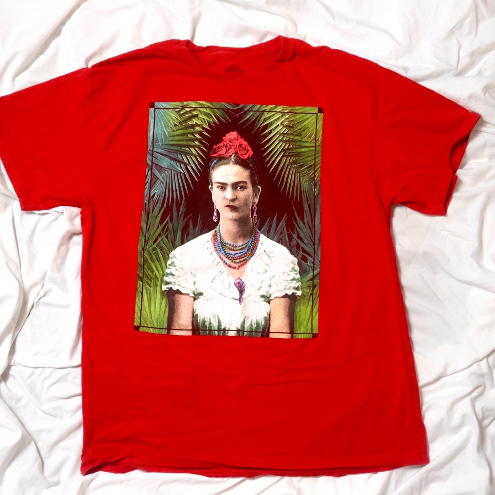 RED FRIDA KAHLO GRAPHIC T-SHIRT